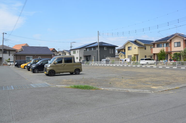 ㉚杉山月極駐車場