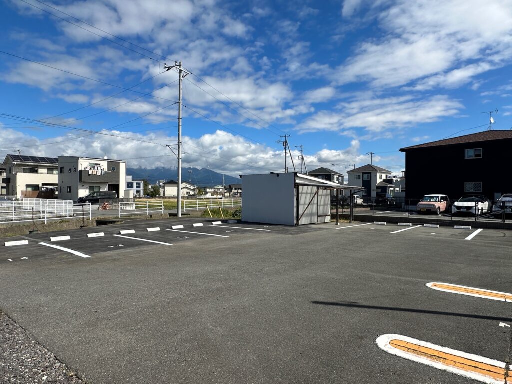 ㊼貫名第二月極駐車場