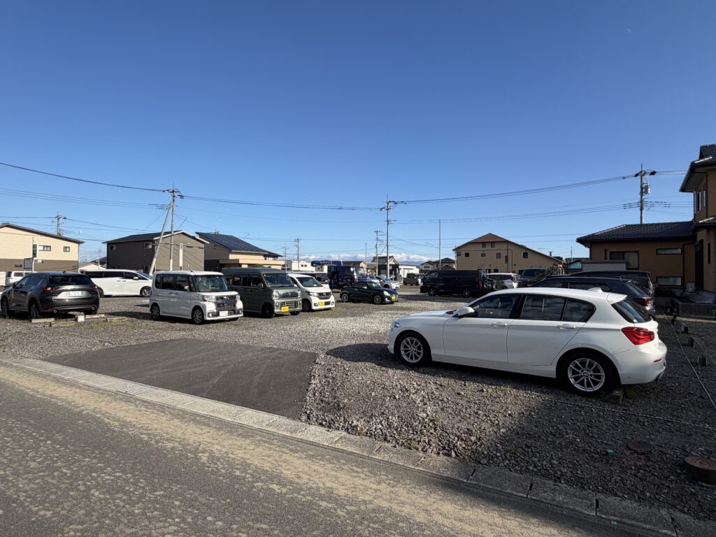 ⑥㈱市川商店月極駐車場