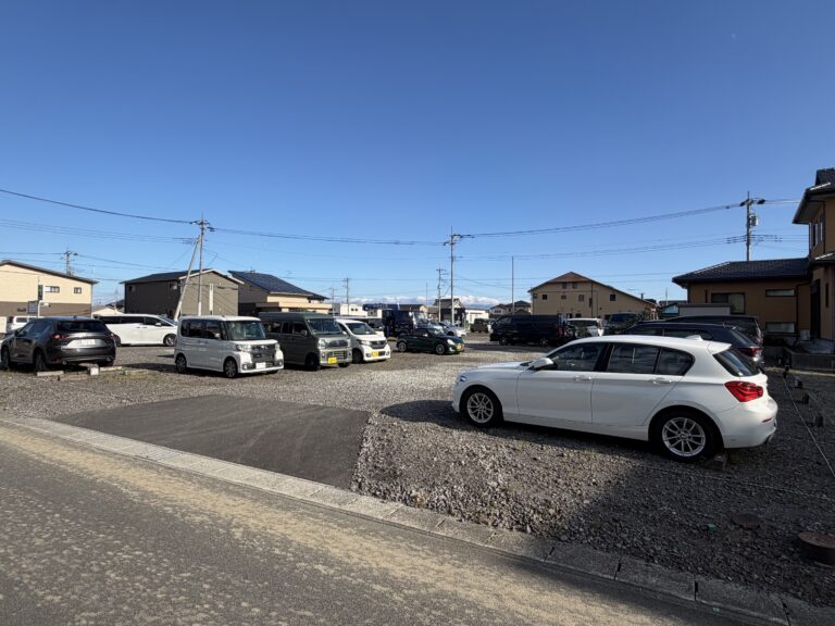 ⑥㈱市川商店月極駐車場